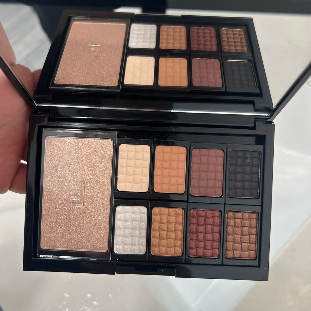 Doucce Eyeshadow Palette